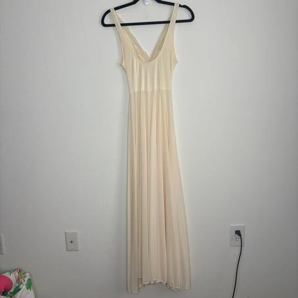Olga Vintage Cream Yellow Maxi Nightgown Bodysilk Made in USA Lingerie - Picture 5 of 8